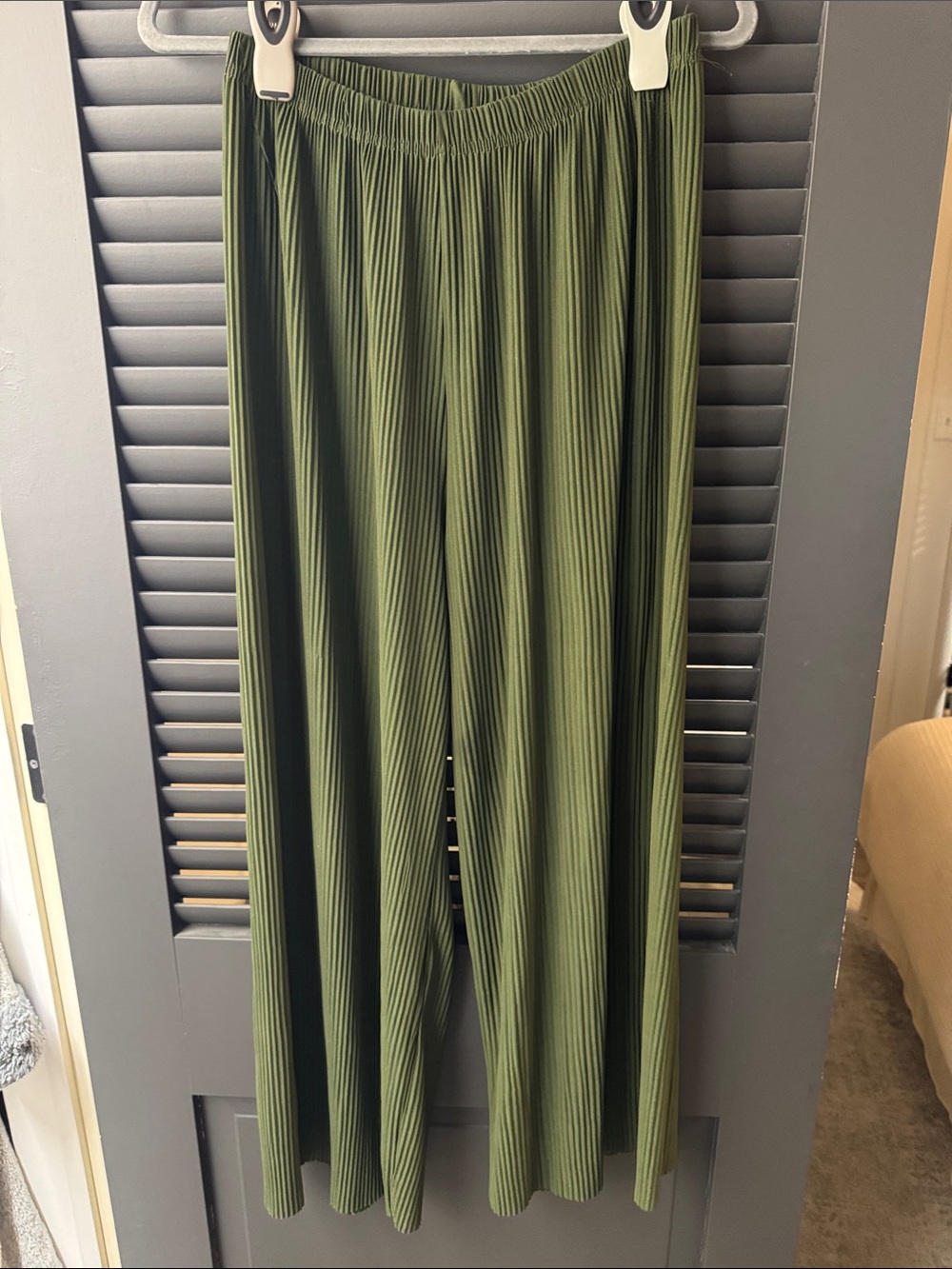 Olive Green Ribbed Wide-Leg Pants
